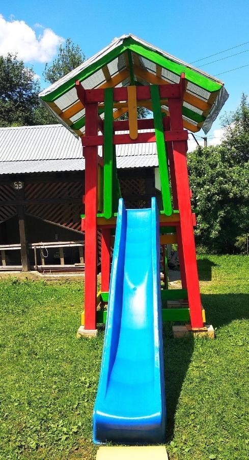 "Різьбярська Садиба" 斯拉夫西克 外观 照片