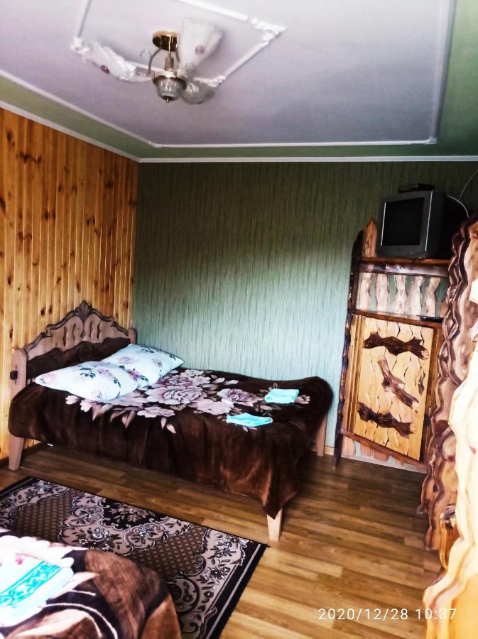 "Різьбярська Садиба" 斯拉夫西克 客房 照片