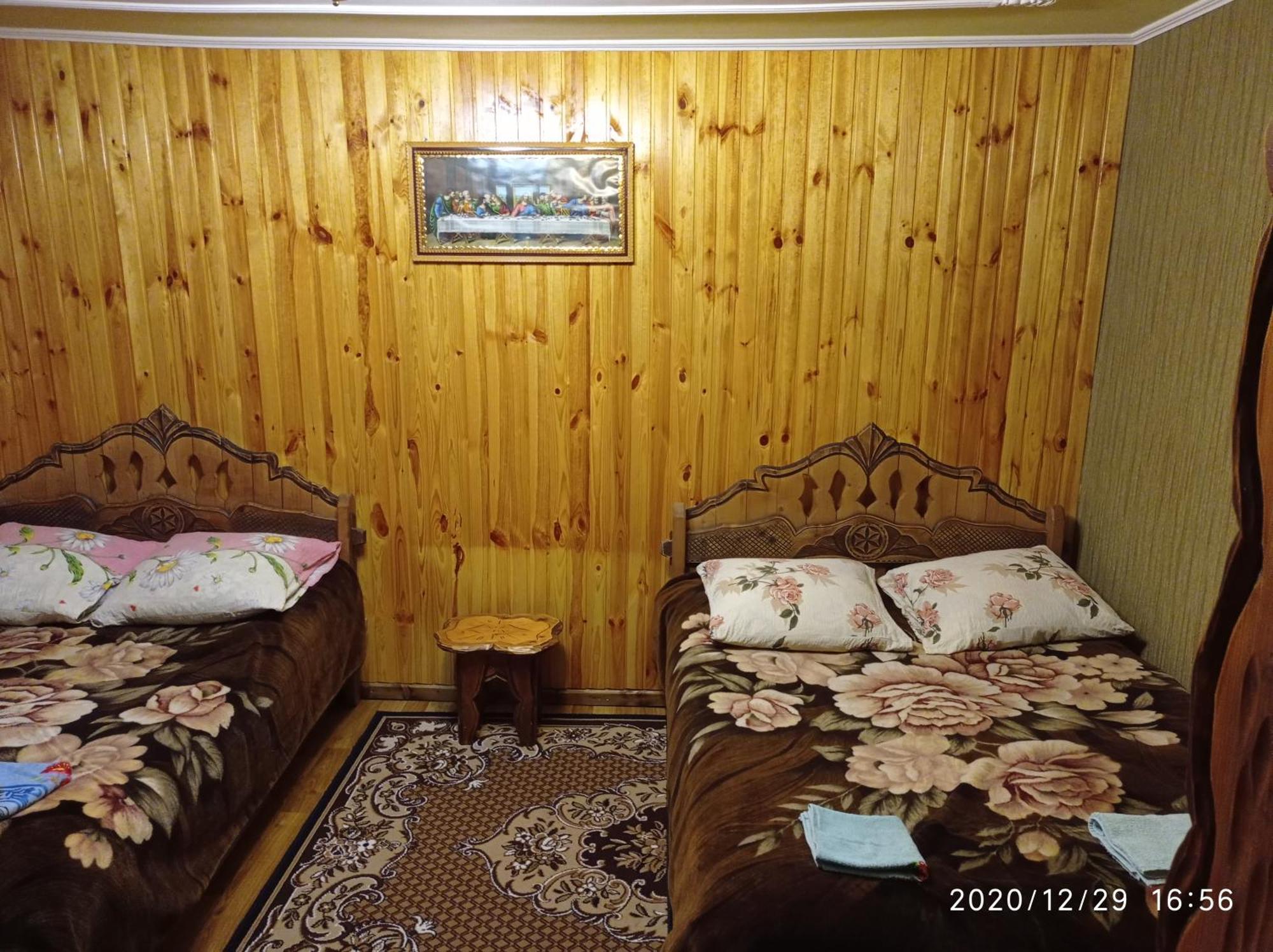 "Різьбярська Садиба" 斯拉夫西克 客房 照片