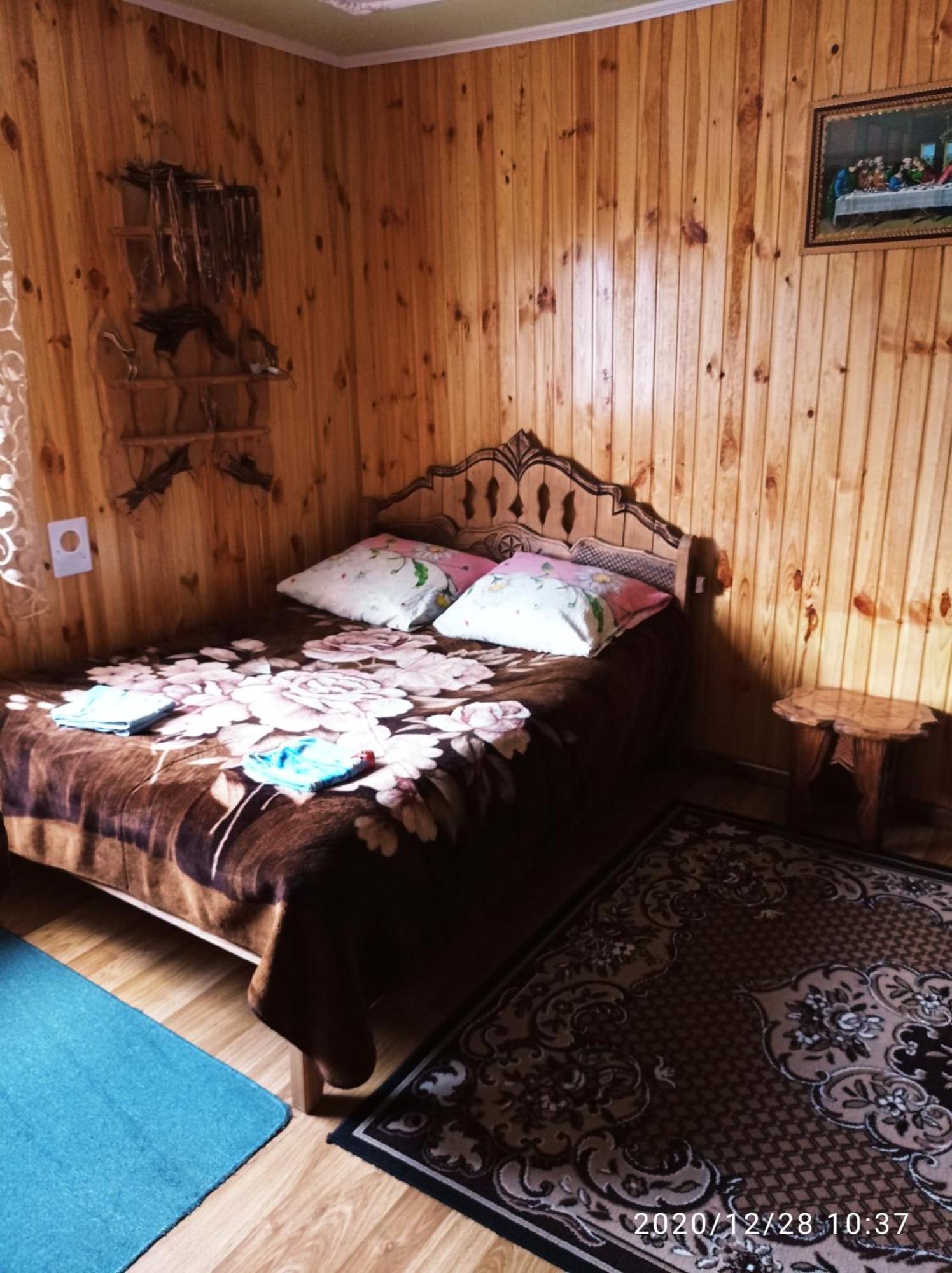 "Різьбярська Садиба" 斯拉夫西克 客房 照片