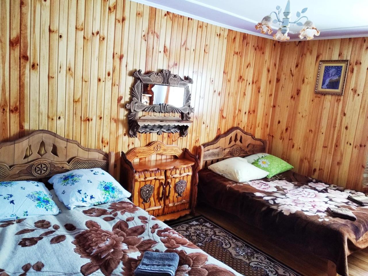 "Різьбярська Садиба" 斯拉夫西克 外观 照片