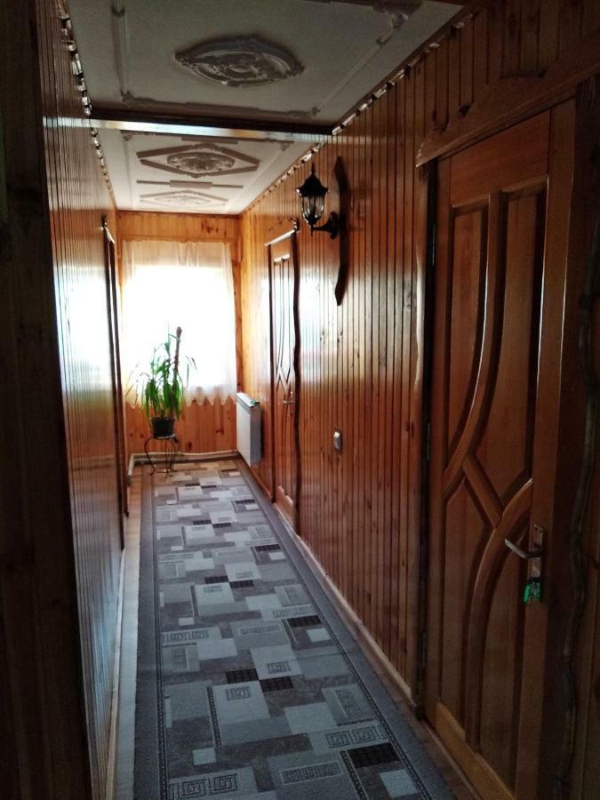 "Різьбярська Садиба" 斯拉夫西克 外观 照片